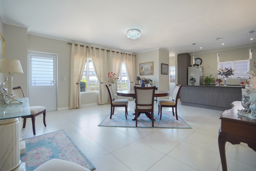 To Let 3 Bedroom Property for Rent in Sunningdale Western Cape